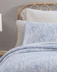 Water Leaves 3-Piece Full/Queen Quilt Set - Blue
