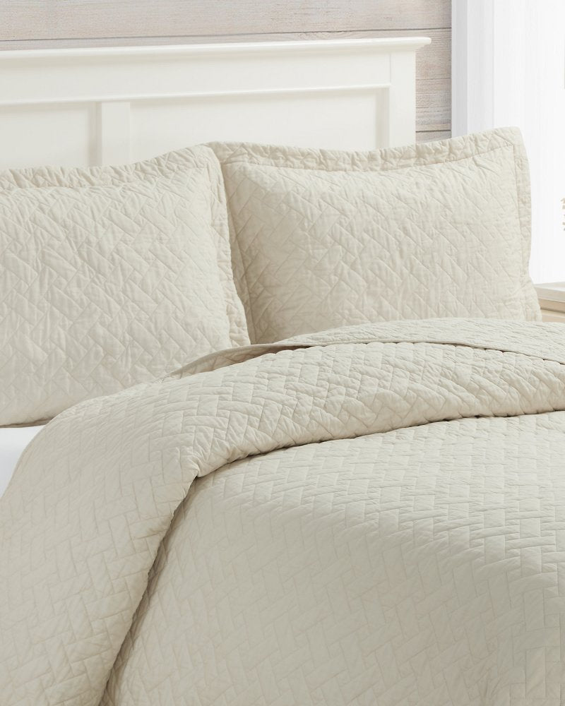 Raffia Solid 3-Piece Full/Queen Quilt Set - Beige