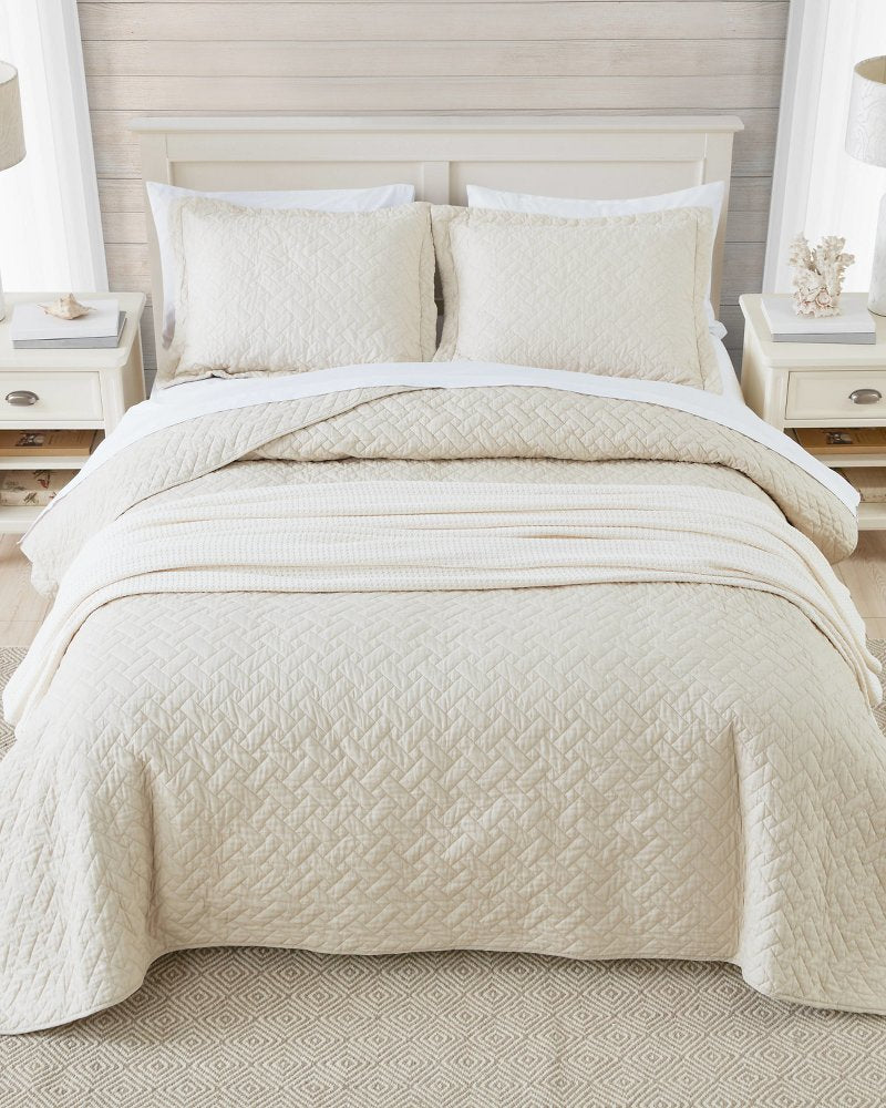 Raffia Solid 3-Piece King Quilt Set - Beige