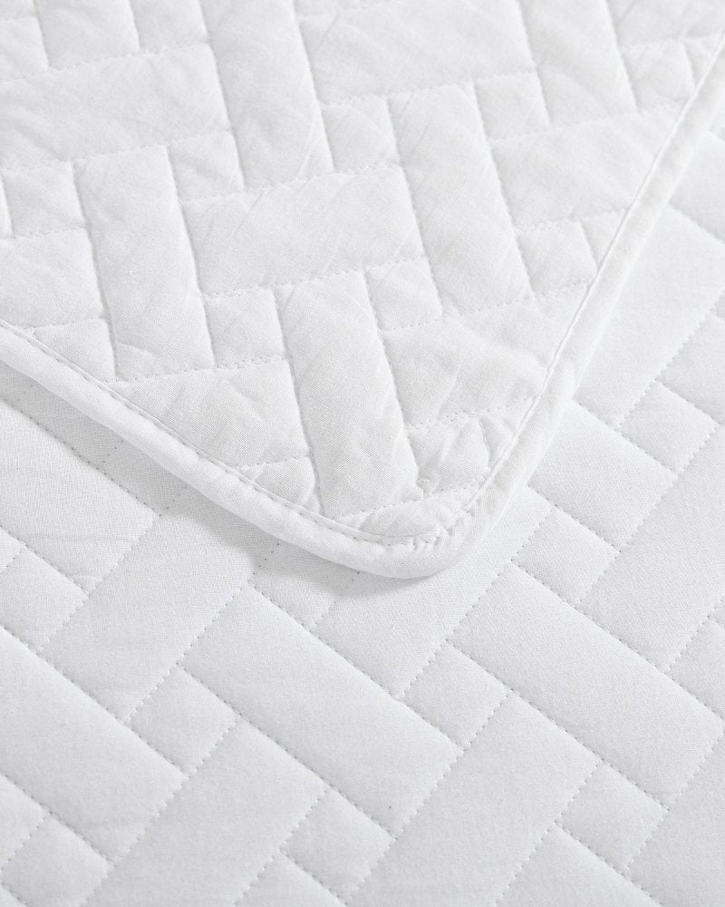 Raffia Solid 2-Piece Twin Quilt Set - White