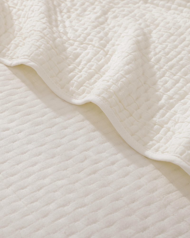 Island Estate Ventura King Quilt Blanket - Ivory
