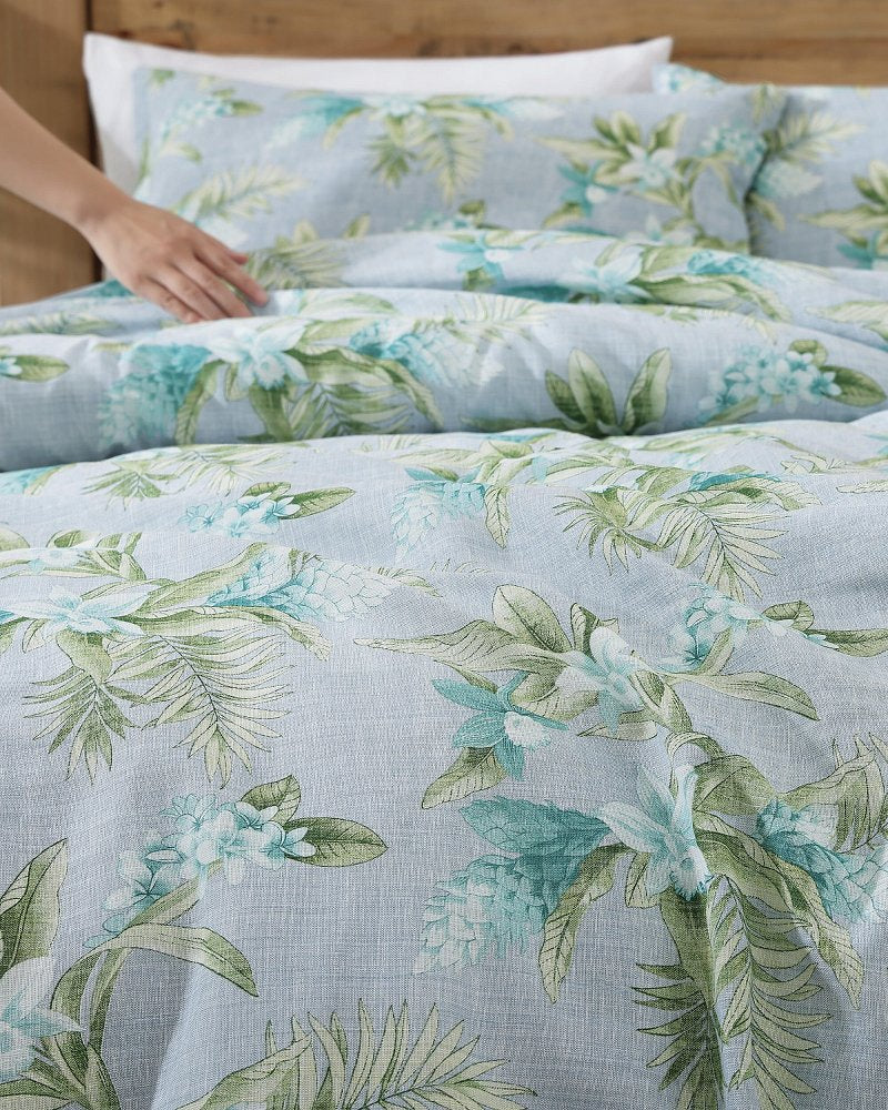 Floral Enchantment Reversible 3-Piece King Comforter Set - Light Blue/Aqua