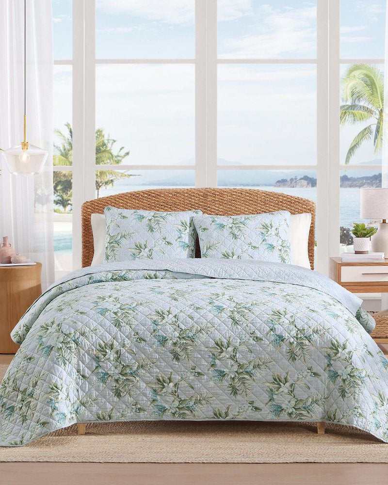 Floral Enchantment Reversible 3-Piece Full/Queen Quilt Set - Light Blue/Aqua
