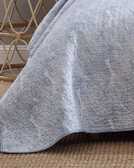 Water Leaves 3-Piece Full/Queen Quilt Set - Blue