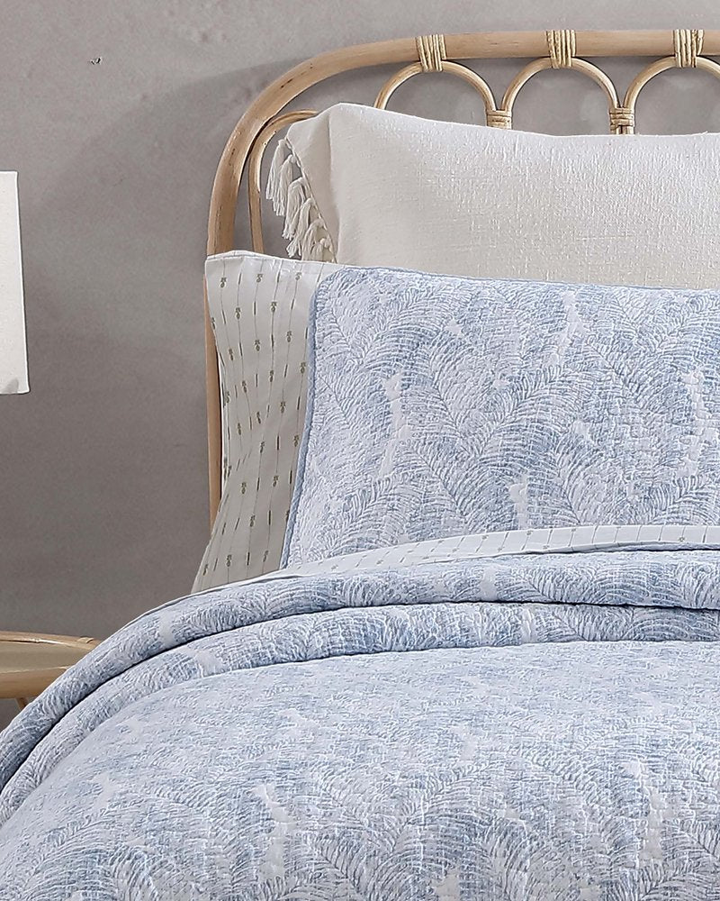 Water Leaves 3-Piece King Quilt Set - Blue