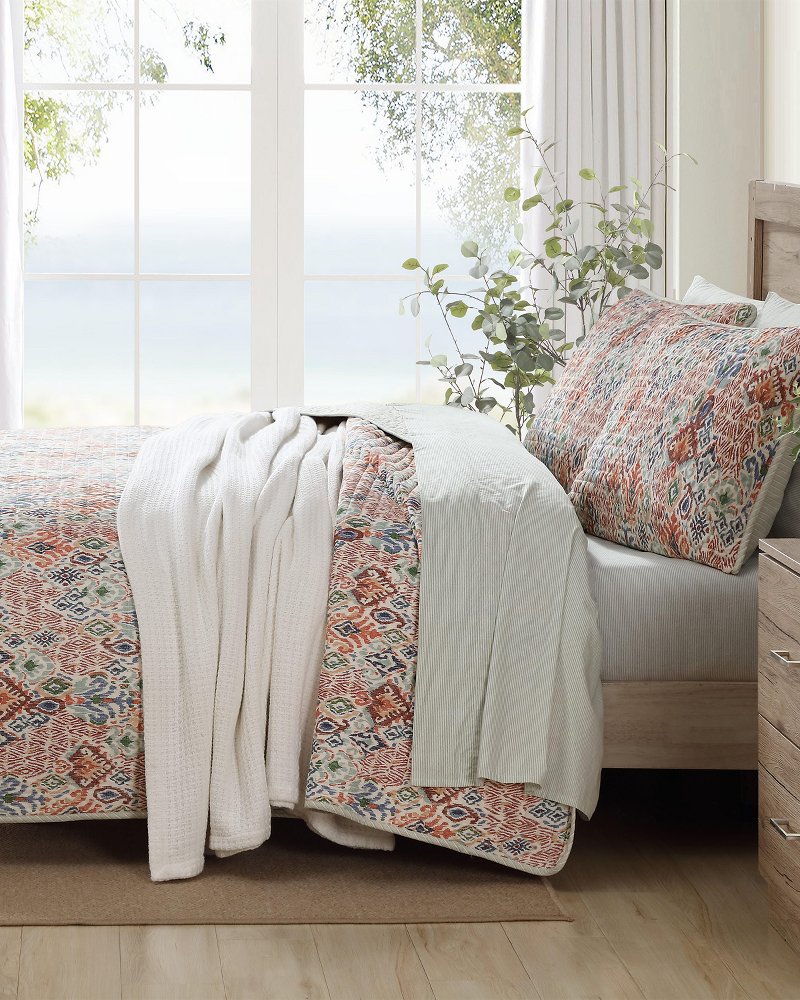 Ikat Tropics Reversible 3-Piece King Quilt Set - Multicolor
