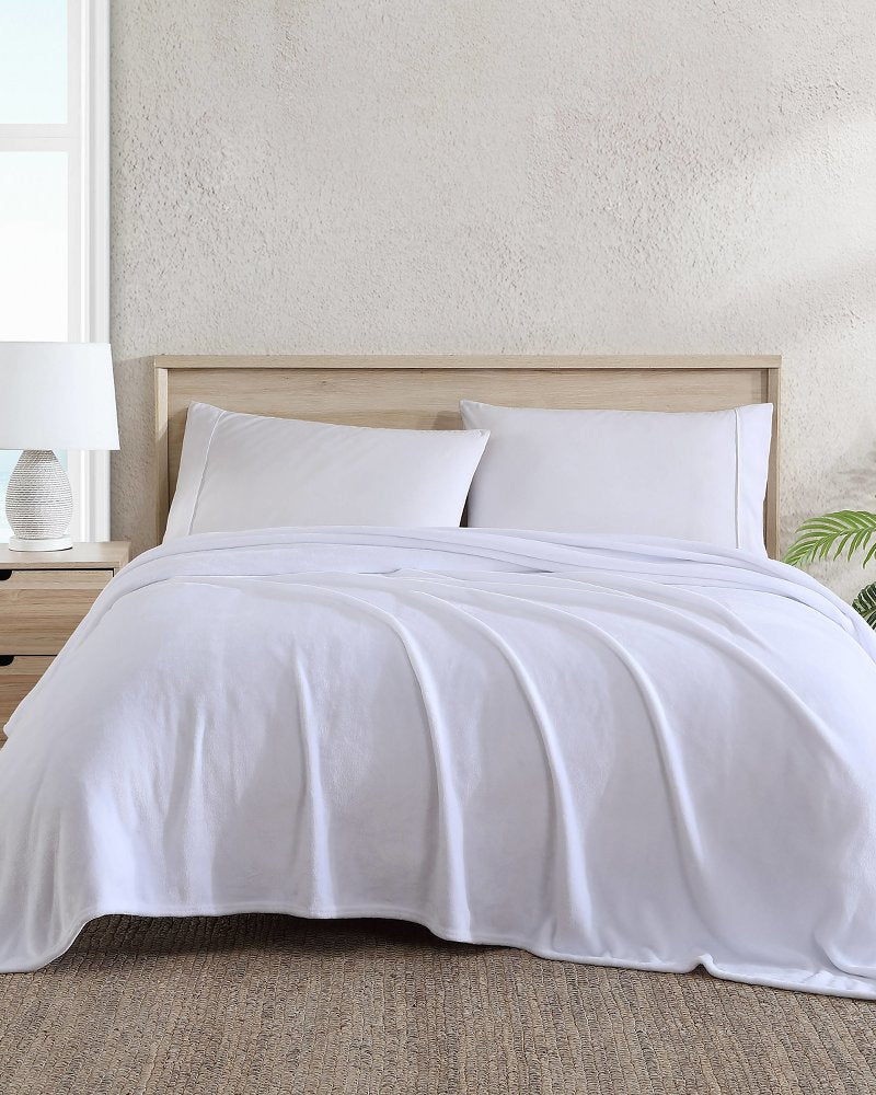 Solid King Fleece Blanket - White